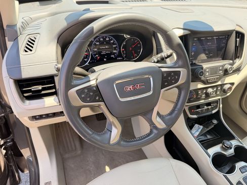 Used 2022 GMC Terrain Denali w/ Denali Premium Package AWD/4WD image 41