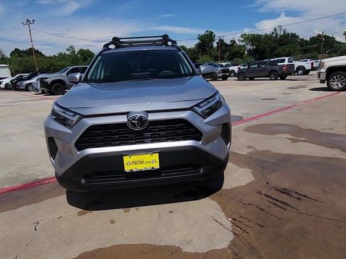 Used 2025 Toyota RAV4 XLE FWD image 18