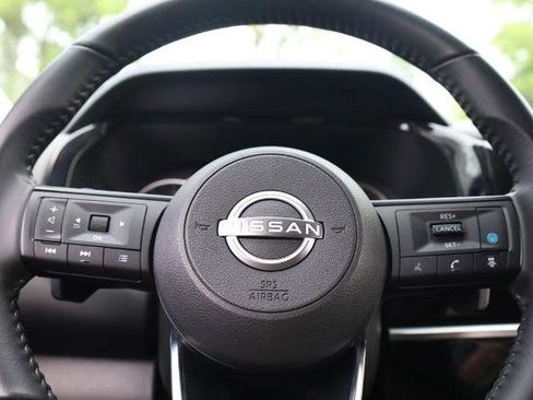Certified 2025 Nissan Pathfinder SV FWD image 11