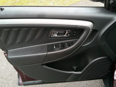 Used 2011 Ford Taurus SEL w/ 201A Rapid Spec Order Code image 15