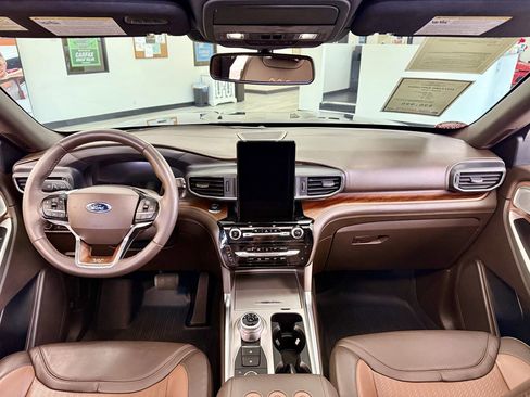 Used 2022 Ford Explorer King Ranch image 10