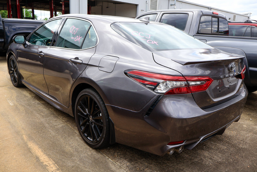Used 2024 Toyota Camry XSE FWD image 5