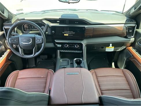 New 2025 GMC Sierra 2500 Denali Ultimate image 8