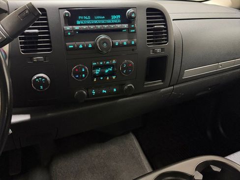 Used 2015 Chevrolet Silverado 3500 W/T w/ WT Convenience Package AWD/4WD image 13