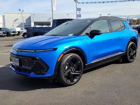 New 2026 Chevrolet Equinox EV RS image 4