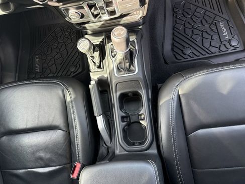 Used 2022 Jeep Wrangler Unlimited Sahara w/ Cold Weather Group image 24