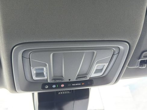 Used 2025 Chevrolet Silverado 1500 LT AWD/4WD image 26
