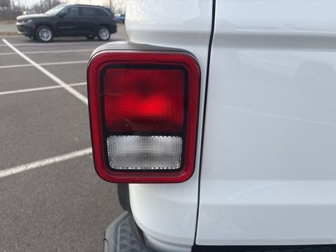 Used 2022 Jeep Gladiator Sport image 48