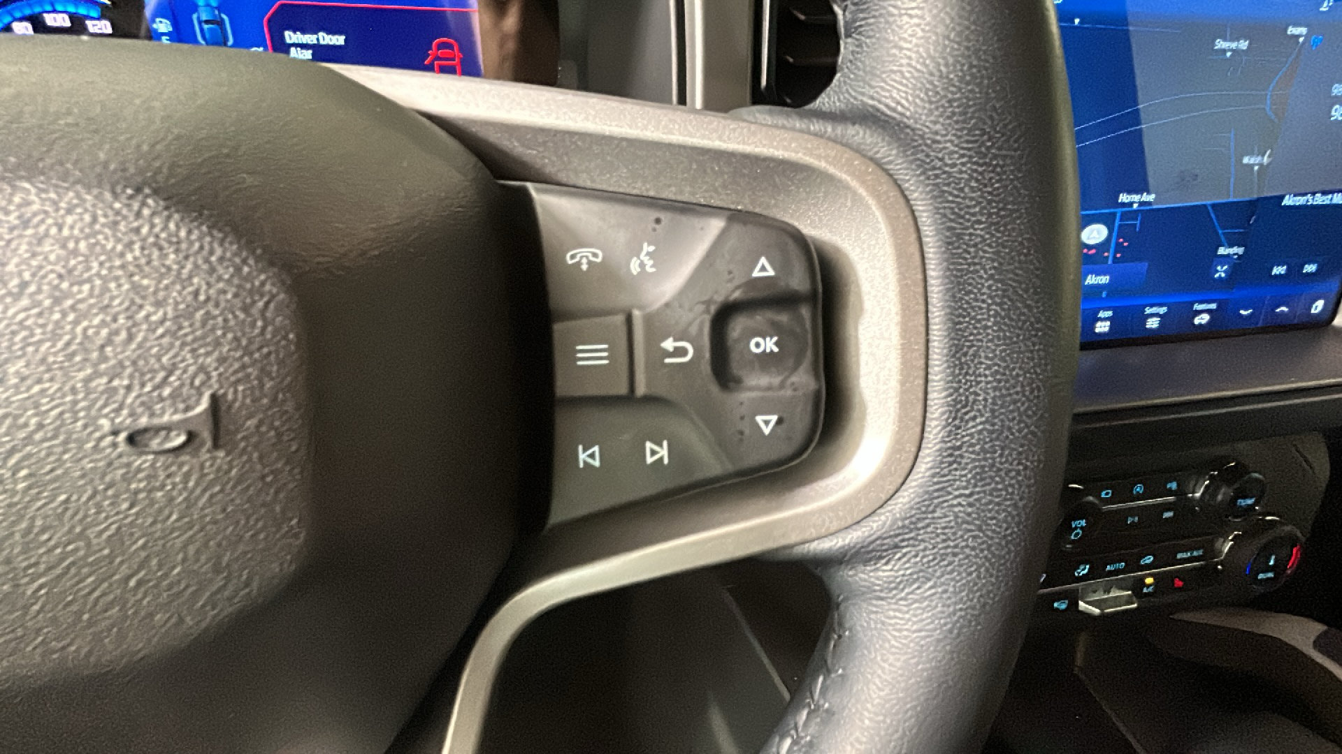 Used 2022 Ford Bronco Outer Banks AWD/4WD image 17