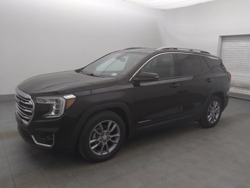 Used 2022 GMC Terrain SLT FWD image 2