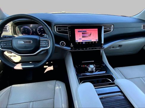 Used 2024 Jeep Wagoneer 2WD w/ Premium Group I image 16