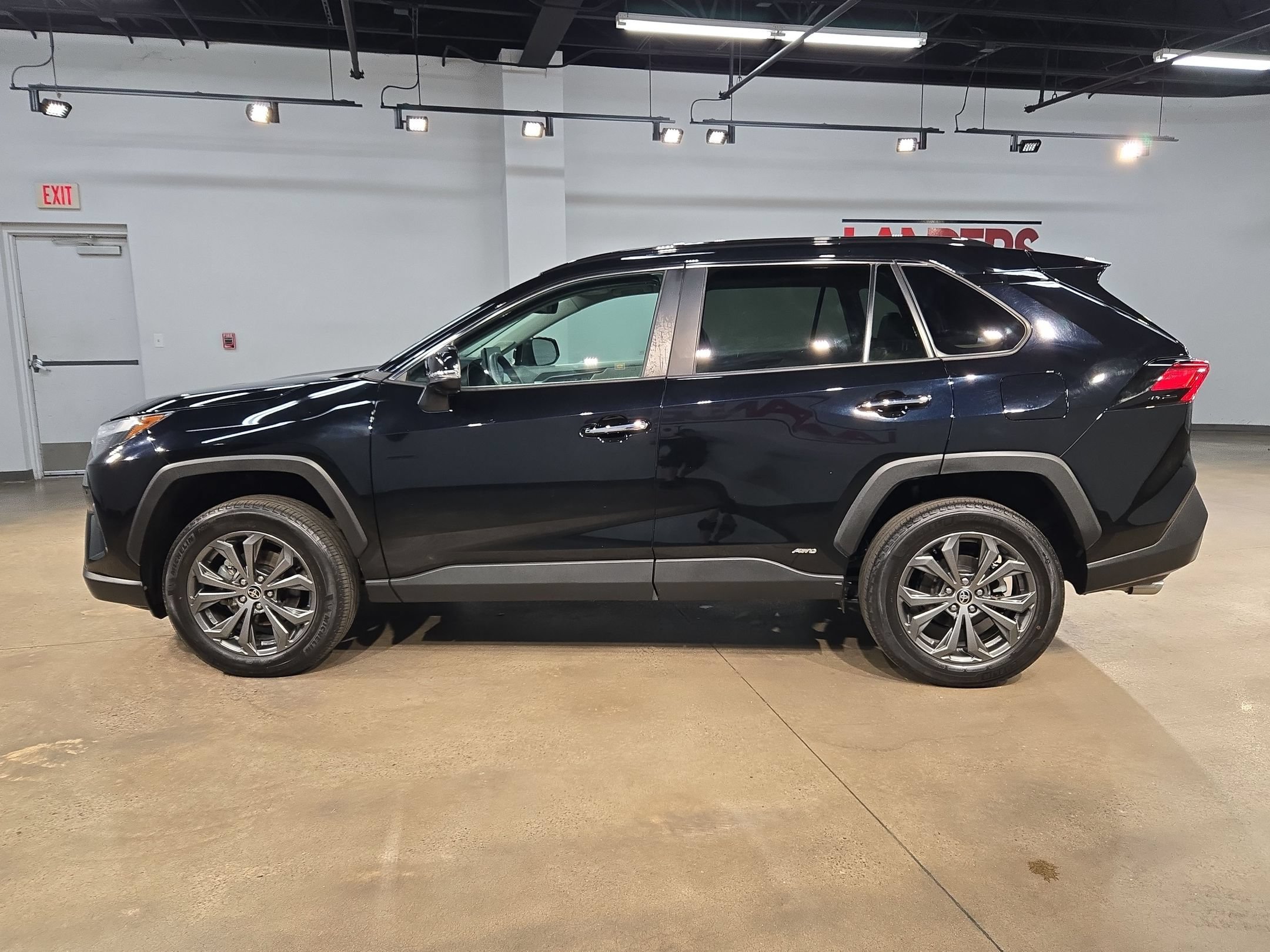Used 2024 Toyota RAV4 Limited w/ Advanced Technology Package AWD/4WD image 4