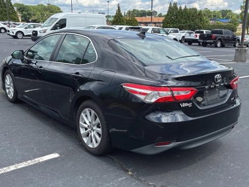 Used 2019 Toyota Camry LE w/ Carpet Mat Package FWD image 2
