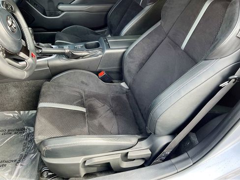 Used 2025 Toyota GR86 Premium w/ ALL Weather Mat Package (TMS) RWD image 18