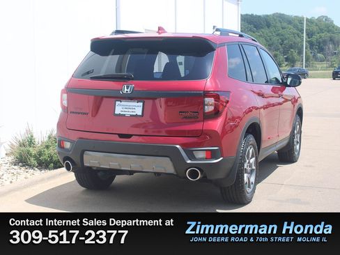 Certified 2022 Honda Passport TrailSport image 2