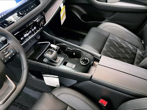 New 2025 Nissan Rogue Platinum w/ Tech Package AWD/4WD image 9