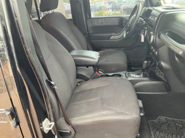 Used 2013 Jeep Wrangler Unlimited Sport AWD/4WD image 10