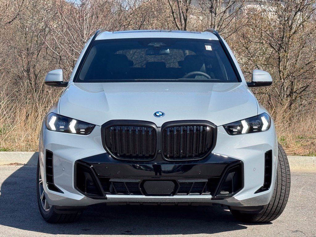 Used 2026 BMW X5 xDrive50e w/ Executive Package AWD/4WD image 2