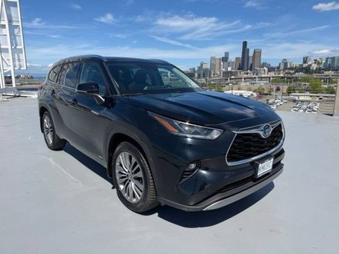 Used 2021 Toyota Highlander Platinum AWD/4WD image 1