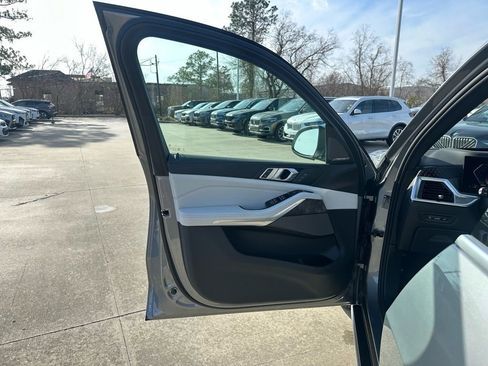 Certified 2026 BMW X5 sDrive40i w/ Premium Package image 12