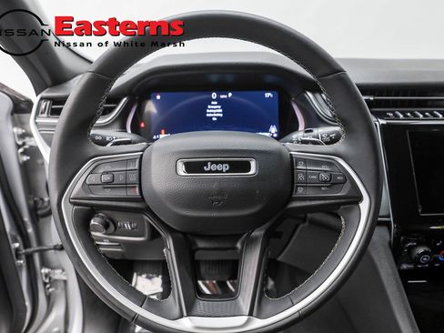 Used 2024 Jeep Grand Cherokee L Laredo image 10