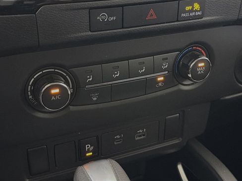 Used 2023 Nissan Frontier SV w/ Technology Package RWD image 18