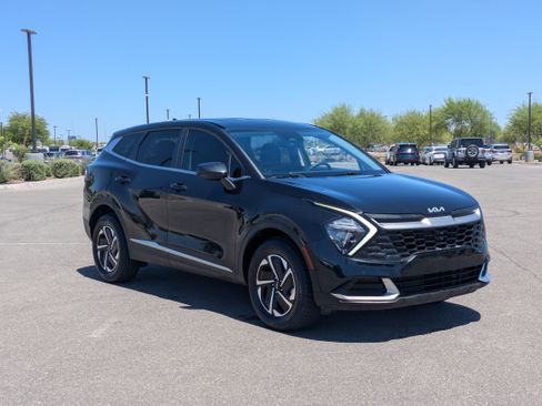 Used 2023 Kia Sportage LX AWD/4WD image 7