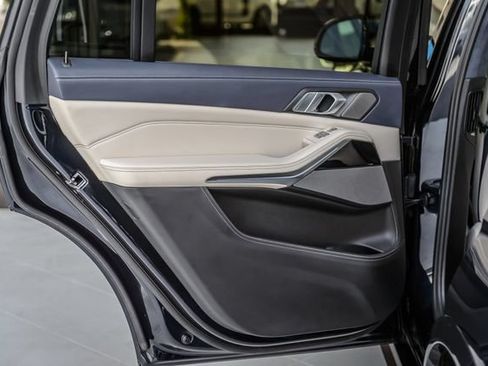 Used 2020 BMW X7 xDrive40i w/ M Sport Package AWD/4WD image 57