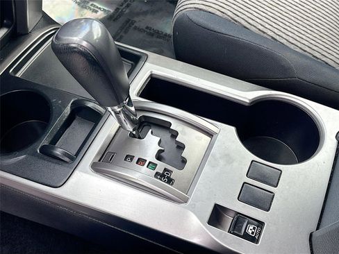 Used 2014 Toyota 4Runner SR5 Premium image 17