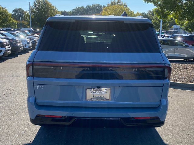 New 2027 Lincoln Navigator Reserve w/ Jet Appearance Package AWD/4WD image 27