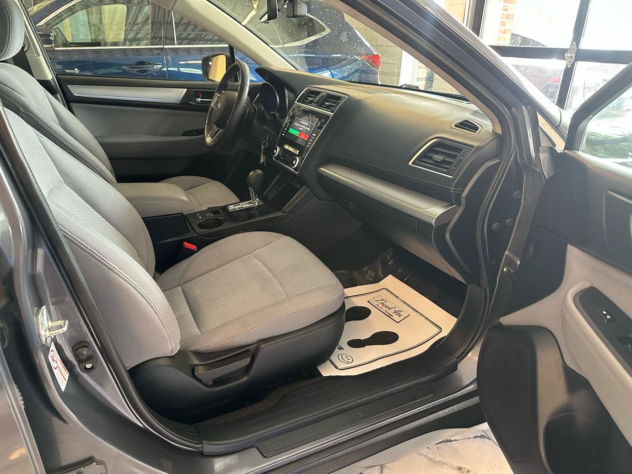 Used 2019 Subaru Outback 2.5i Premium w/ Popular Package #2 AWD/4WD image 17