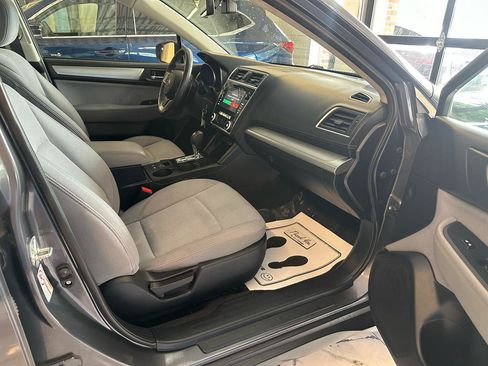 Used 2019 Subaru Outback 2.5i Premium w/ Popular Package #2 AWD/4WD image 17