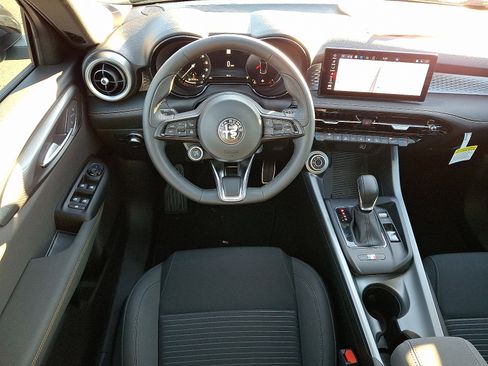 New 2025 Alfa Romeo Tonale image 7