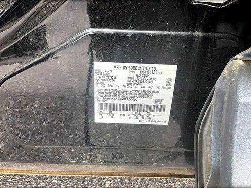 Used 2021 Ford Edge Titanium w/ Equipment Group 301A FWD image 6
