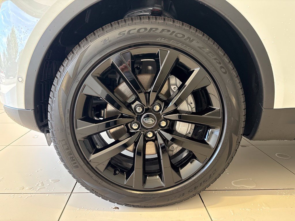 New 2026 Land Rover Discovery S AWD/4WD image 10