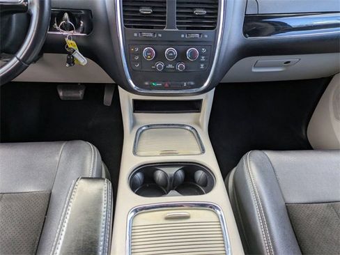 Used 2020 Dodge Grand Caravan SXT image 20