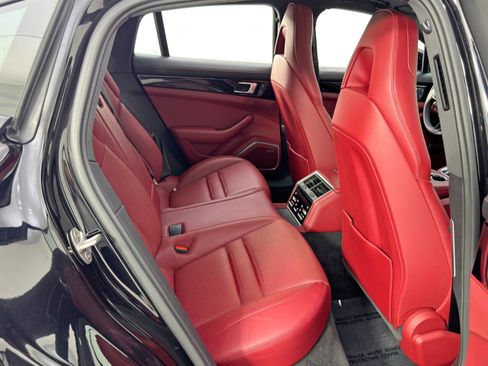 Used 2022 Porsche Panamera 4 w/ Premium Package image 44