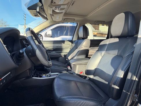 Used 2020 Mitsubishi Outlander SEL image 6