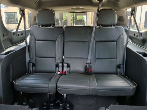 Used 2023 Chevrolet Suburban Premier AWD/4WD image 44