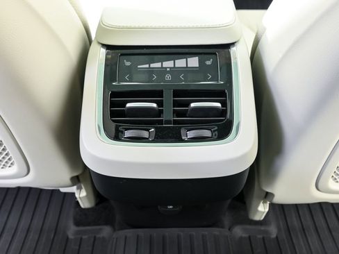 Used 2023 Volvo XC90 B5 Plus w/ Protection Package Premier image 21