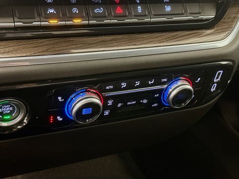 Used 2023 GMC Sierra 1500 Elevation image 24