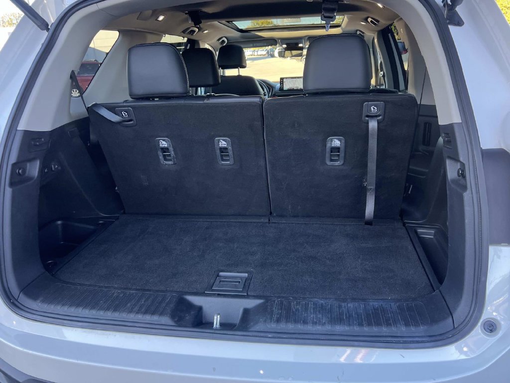 Used 2023 Honda Pilot Touring image 13