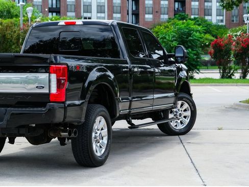 Used 2017 Ford F250 Platinum AWD/4WD image 25