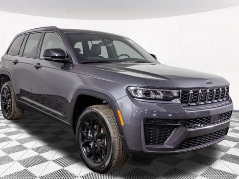 New 2026 Jeep Grand Cherokee Altitude AWD/4WD image 15