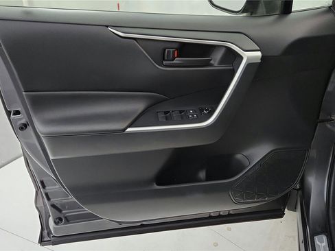 Certified 2019 Toyota RAV4 LE image 22