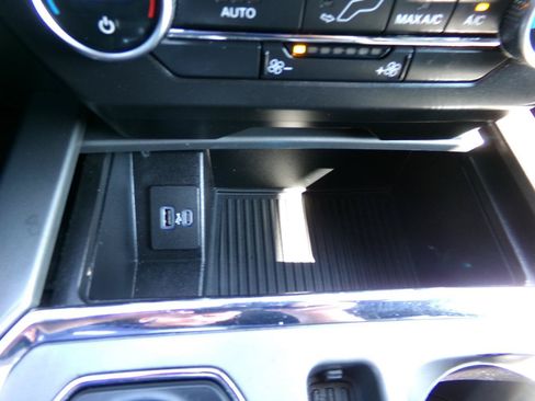 Used 2020 Ford Expedition XLT AWD/4WD image 25