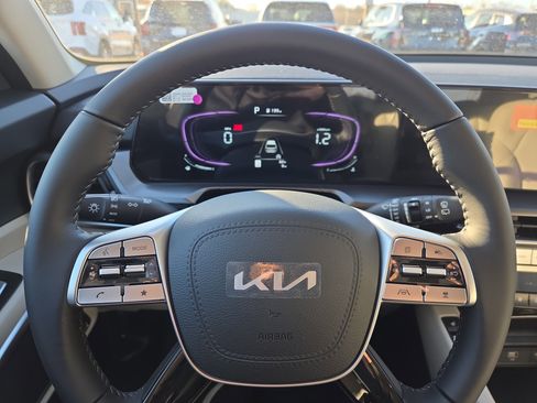 New 2025 Kia Telluride S image 10