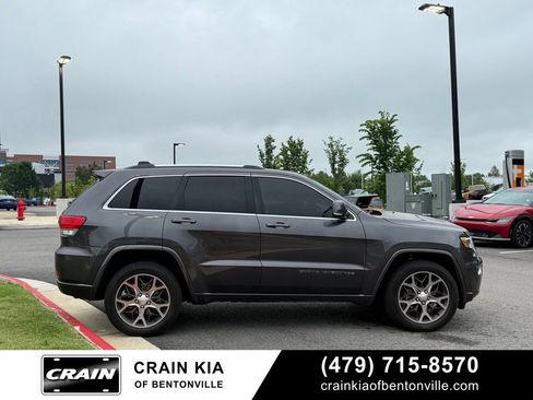 Used 2018 Jeep Grand Cherokee Limited AWD/4WD image 8