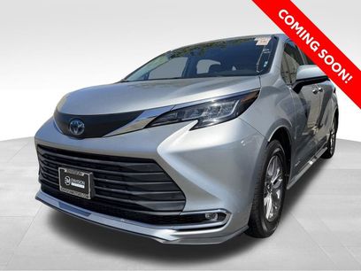 Used 2021 Toyota Sienna XLE