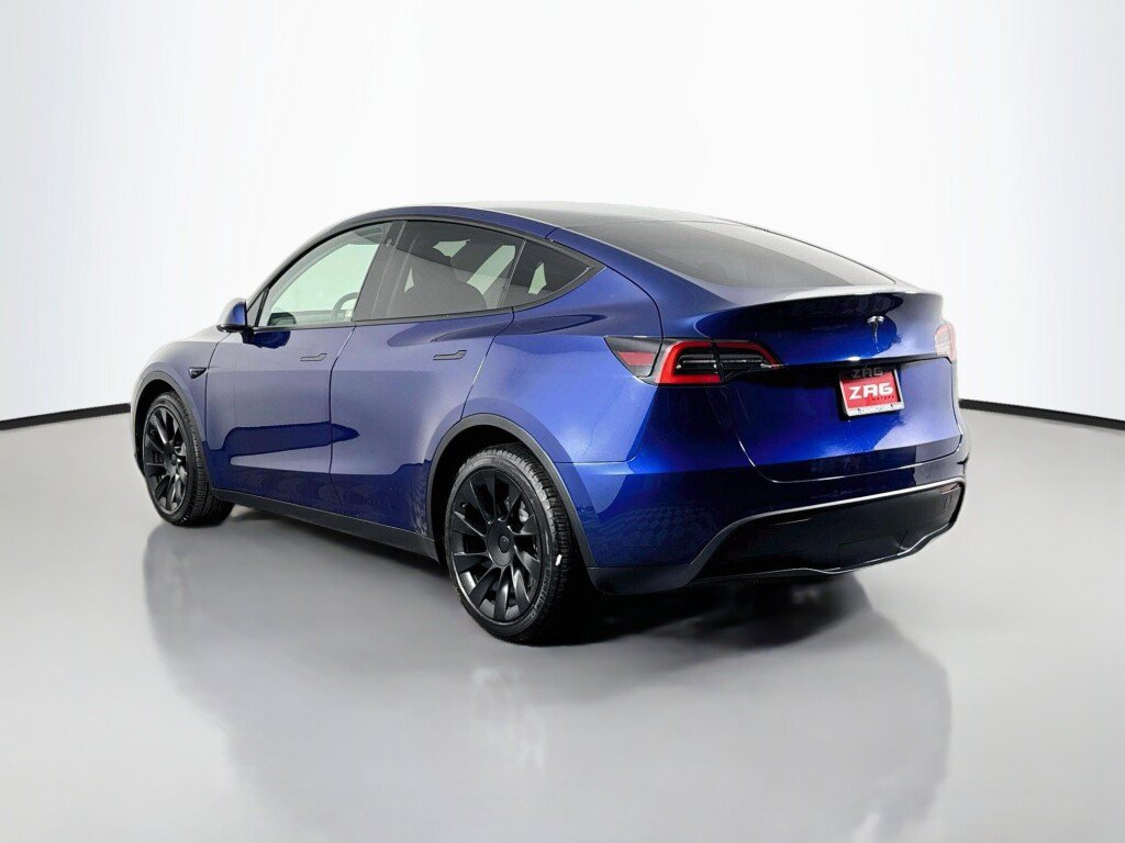 Used 2021 Tesla Model Y Long Range AWD/4WD image 3